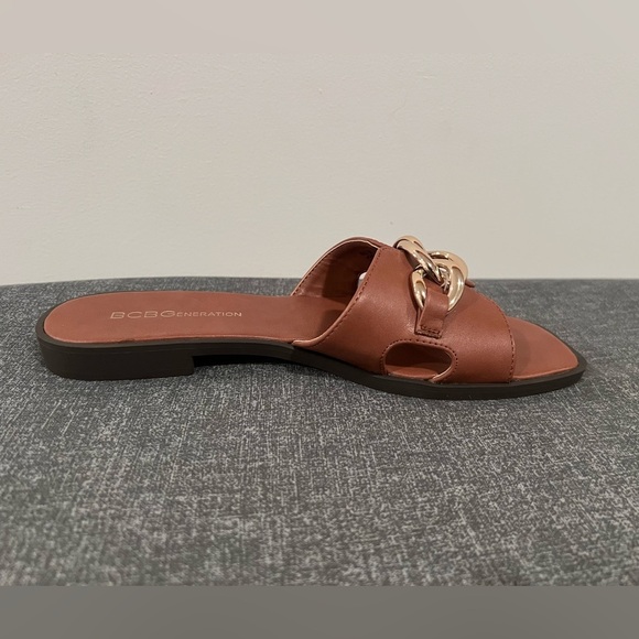 BCBGeneration Brown Leather sandals with Chain Detail/size 6 - Picture 10 of 11